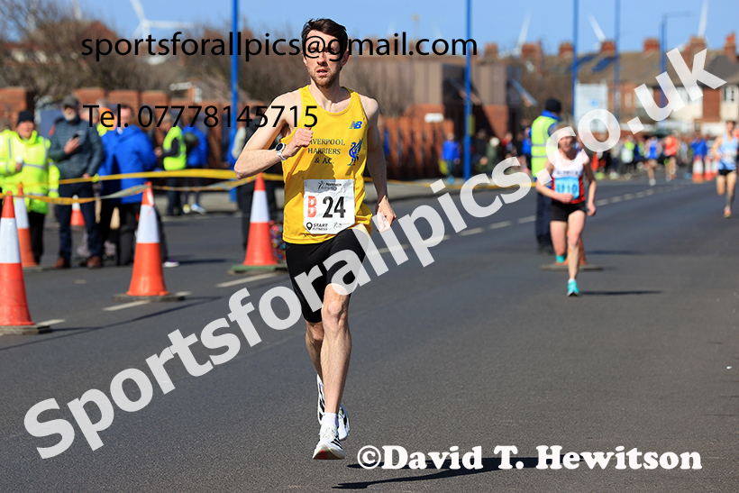 Senior mens Northern 12 Stage Road Relay, 2025 Northern 12 and 6 Stage Road Relays and Junior 5k, Redcar. Photo: David T. Hewitson/Sports for All Pics